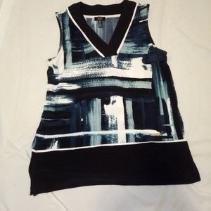 Women's sleeveless flowy blouse